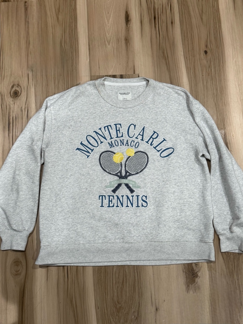 Abercrombie and Fitch Soft AF Monte Carlo Tennis Sweatshirt Women’s Large